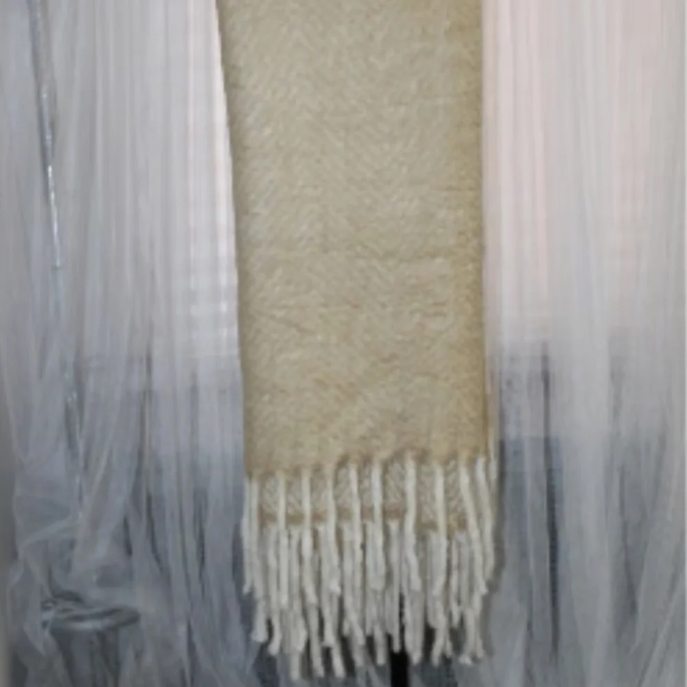 West Elm Brushed Faux Mohair Throw. Sz. 50